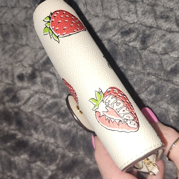 Coach New York Strawberry Cream Snap Wallet Zip Pouch ID - Picture 8 of 8